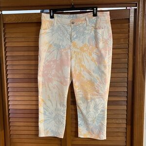 Chico's Perfect Stretch Tie-Dye Capris in Pastel Hues.  Size 2